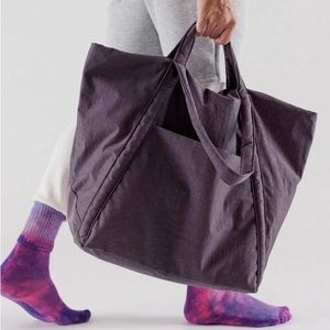 RESERVED Baggu travel cloud bag in raisin